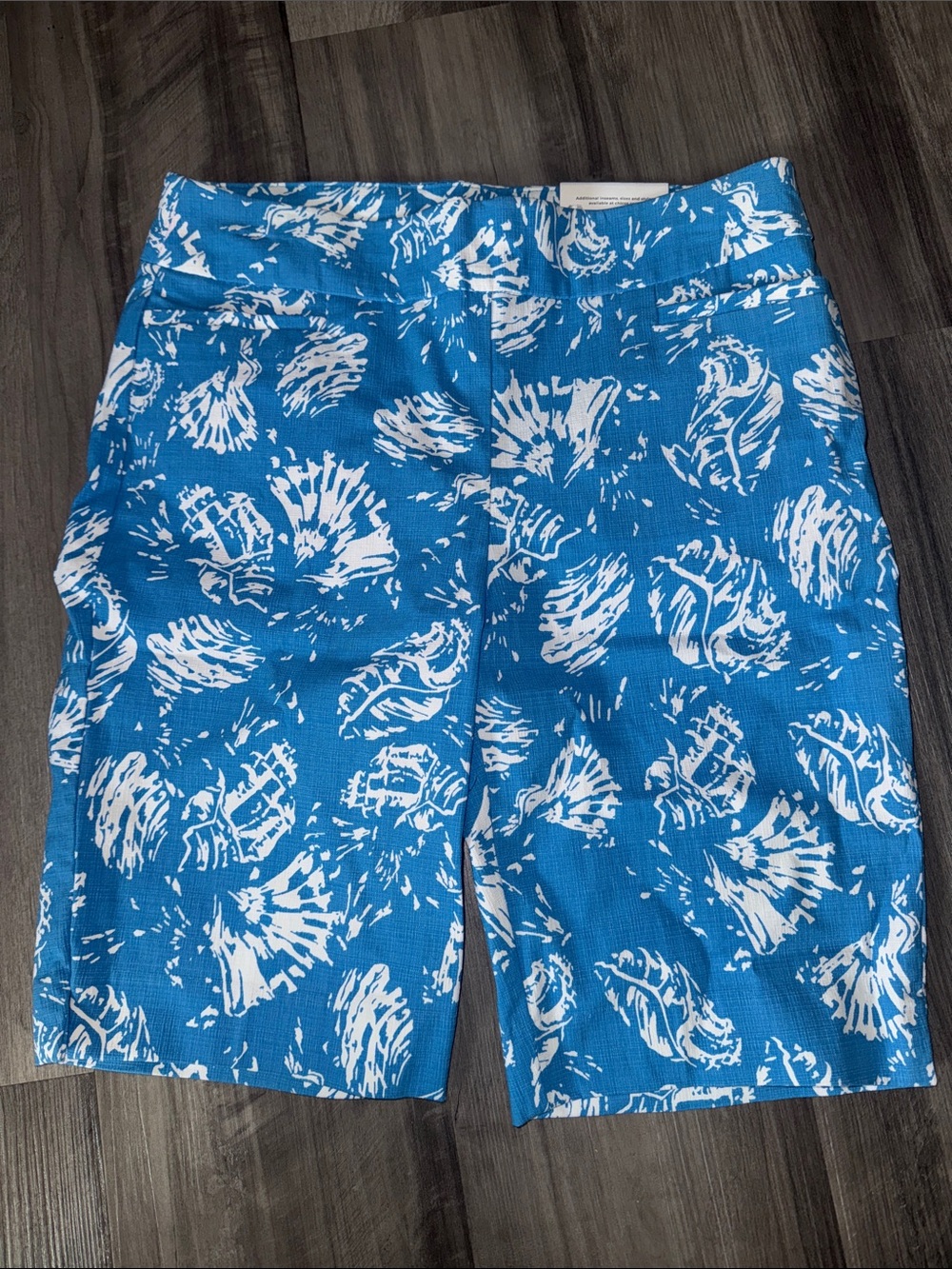 NEW Chico’s Bermuda shorts 4 so slimming Brigitte slim leg womens stretch 0